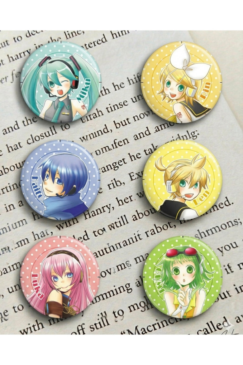 Anime Vocaloid Tasarım 6'lı Rozet 70 mm PVC Kaplı Çanta Ceket Yaka Aksesuarı