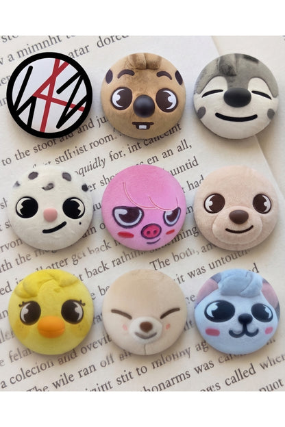 Anime SKZ Karma Stray Kids 9'lu Rozet 70 mm PVC Kaplı Çanta Ceket Yaka Aksesuarı